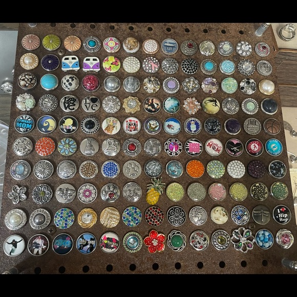 Lot of 100 Mystery print Snaps (photo for example) fits 18/20mm jewelry - Picture 1 of 1